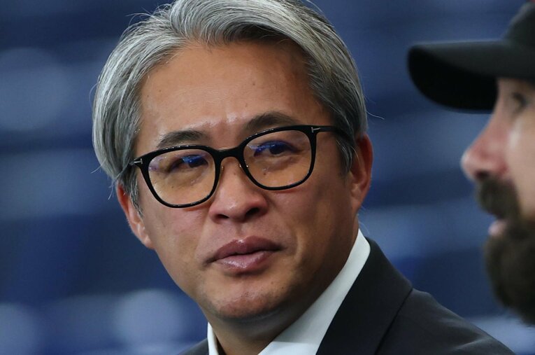 MLB開幕シリーズの解説を務めた五十嵐亮太さん。波瀾万丈の選手生活からいっそう自由な解説者人生の「源流」とは？ ／ photograph by SANKEI SHIMBUN