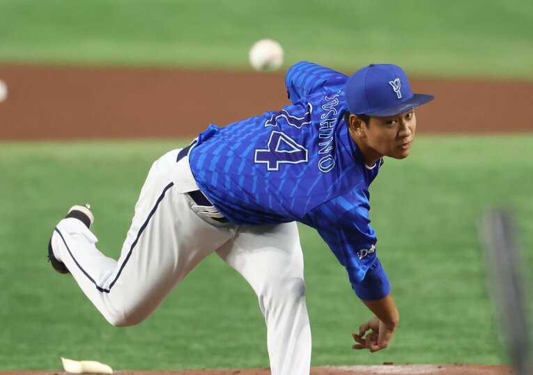 CS巨人戦で力投する吉野　©JIJI PRESS