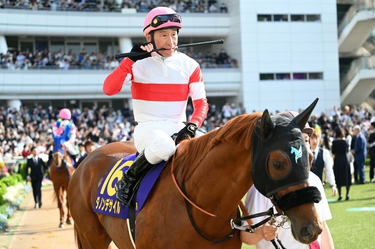 皐月賞のパドック　©Keiji Ishikawa