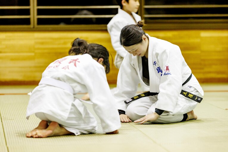 昨年から子供たちを指導する染宮さん（四街道警察・警和会）　©︎Kiichi Matsumoto