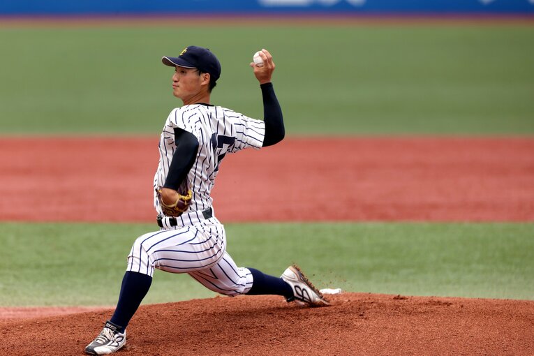 【“指名漏れ”の逸材たち④】中崎響介投手（明治安田生命）写真は立教大時代　©AFLO