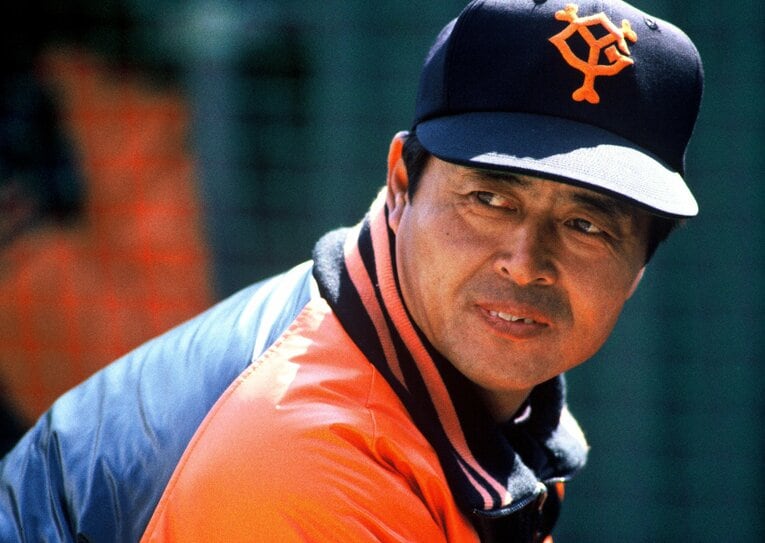 巨人監督時代の王貞治。一本足打法を断念した駒田徳広を責めることはなかった　©Makoto Kenmizaki