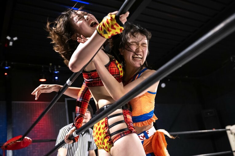 「ぶりっ子キャラだし、なにこの子って（笑）」慶應大、異例の“学生アイドルレスラー”はいかに生まれたか？ 無村架純が引退後に明かした本音(21)