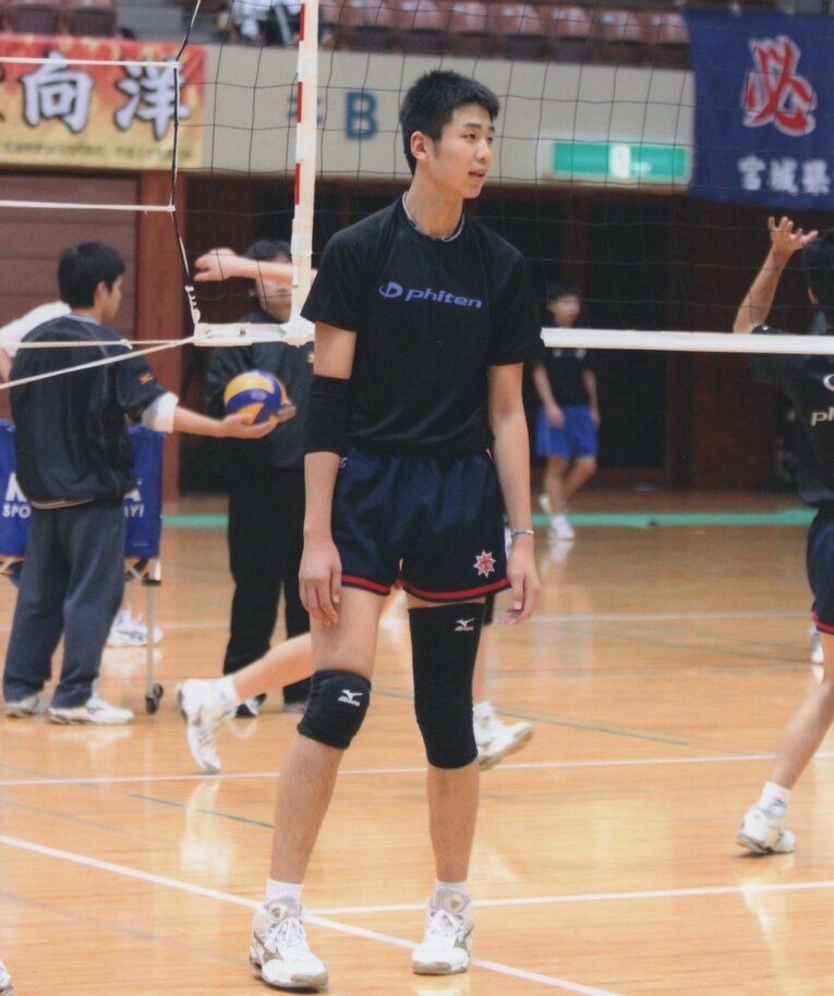 中学時代の小野寺。当時から2m近い身長だった（写真/母いく子さん提供）