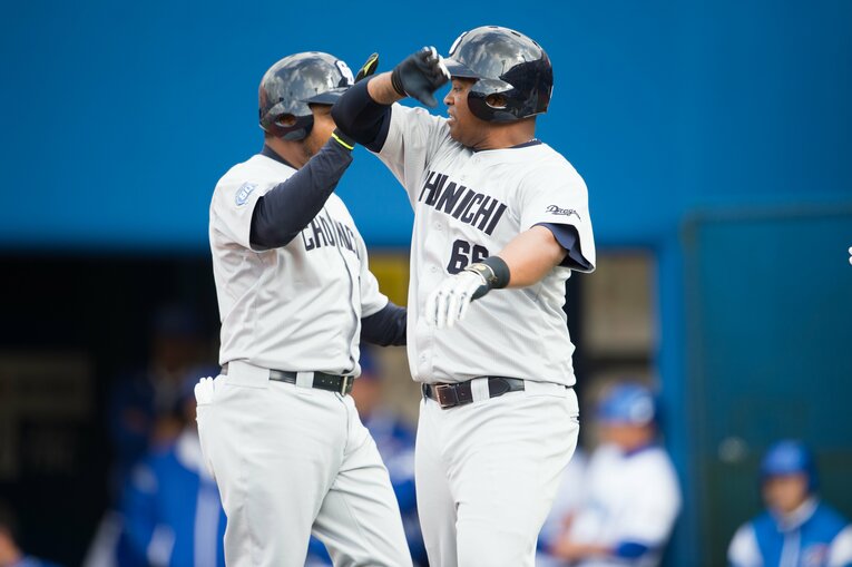 2016年、加入した直後のビシエド（右）©NanaeSuzuki