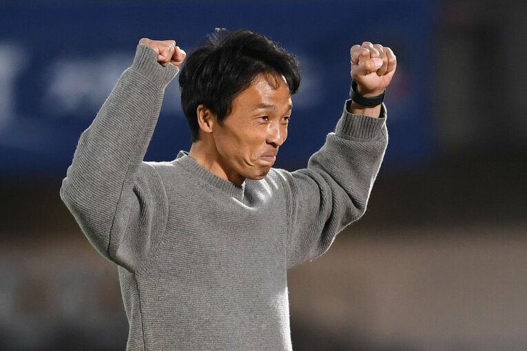 リーグ戦6試合目で初勝利を挙げた湘南の山口智監督