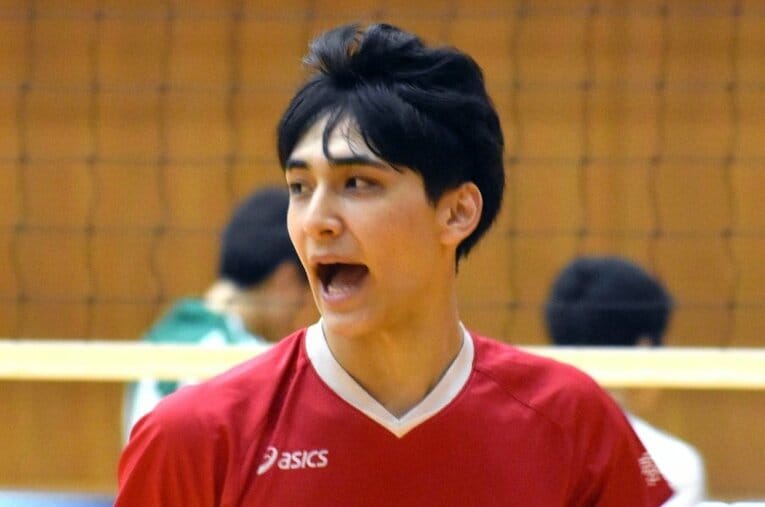 今年からアウトサイドヒッターに転向した習志野高校・高橋慶帆（3年）。春高バレー初戦は京都府代表の東山高校と対戦する ／ photograph by Sankei Shimbun