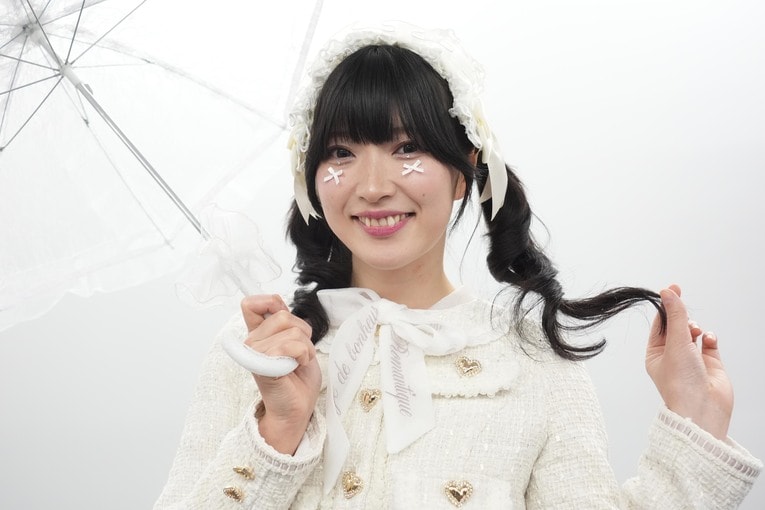 さくらあや（白ロリータ衣装）の撮りおろしフォト　©Essei Hara