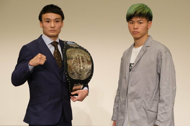 志朗（左）との試合を控えながら、年末のRIZINに向かう那須川天心　(C)Norihiro Hashimoto