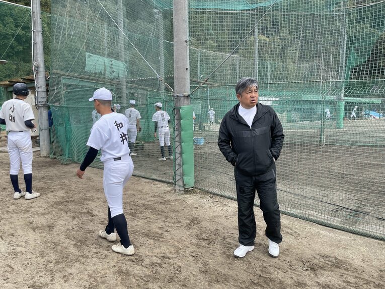 2025年4月撮影、京都廣学館高校コーチ　©︎NumberWeb