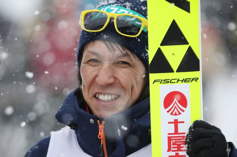 札幌五輪記念ジャンプ、ノーマルヒルで3位に入り、笑顔を見せる葛西 ／ photograph by JIJI PHOTO