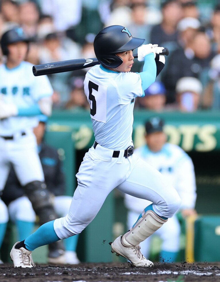 山梨学院高はほとんどの選手がイーストンの黒いバットを使っていた　©JIJI PRESS