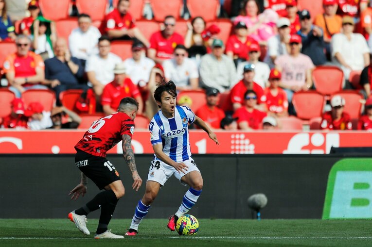 「クボは好きだよ。いつか…」古巣少年ファンが愛する久保建英21歳「マジョルカ帰還で大拍手→元戦友とハグ」を撮って感じたこと(28)