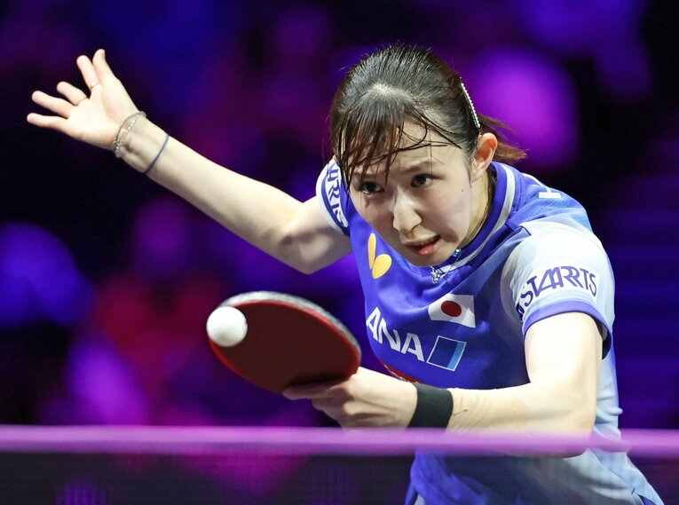 接戦の末、張本に勝利した早田は準々決勝で敗退　©JIJI PRESS