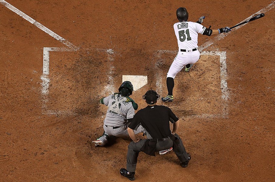 自身最長の14試合スタメン無しも……。代打で活躍して逆襲のイチローに!<Number Web> photograph by Getty Images