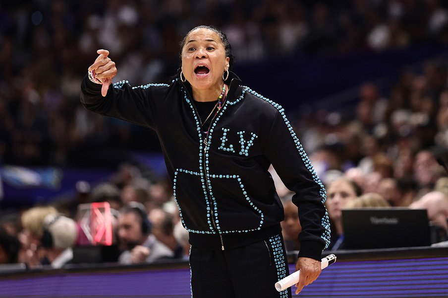 NBAに女性HCは誕生するのか？ 壁を打ち破るための挑戦は未だ続く。＜Number Web＞ photograph by Getty Images