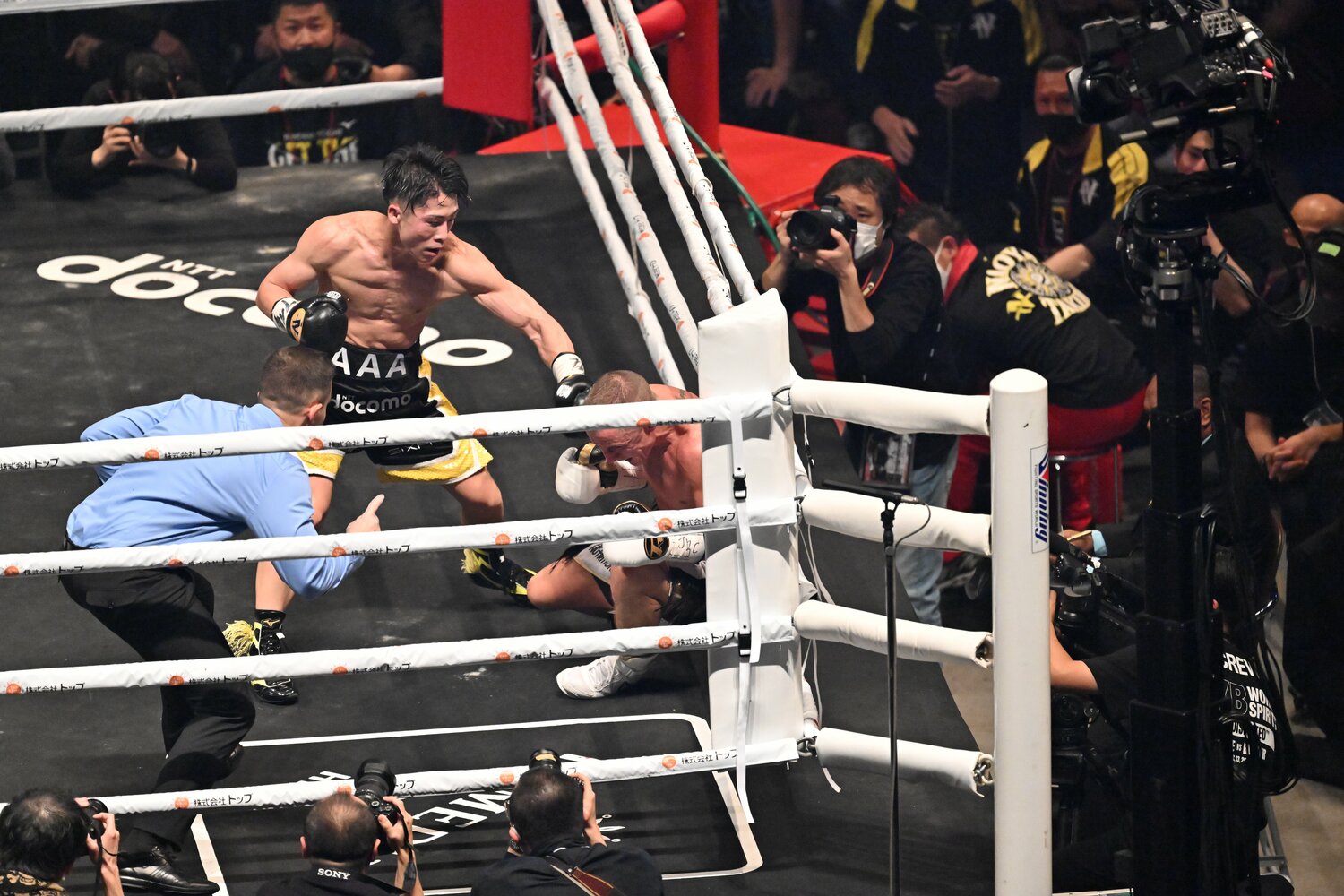 ポール・バトラーに勝利し、バンタム級4団体統一を達成した井上尚弥　©Naoya Sanuki