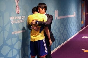 試合後も涙、涙、涙…PK失敗の三笘薫は真っ赤な目で気丈に、南野拓実は報道陣に立ち止まれず…クロアチア戦直後“中継には映らなかった選手の姿”