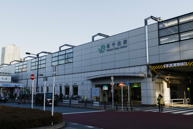 JR南千住駅。東京スタジアム跡地へはここから西に進んでいく