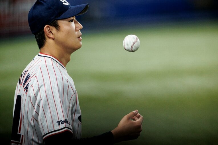 故障を乗り越え、完全復活のマウンドを目指す奥川 ／ photograph by Kiichi Matsumoto