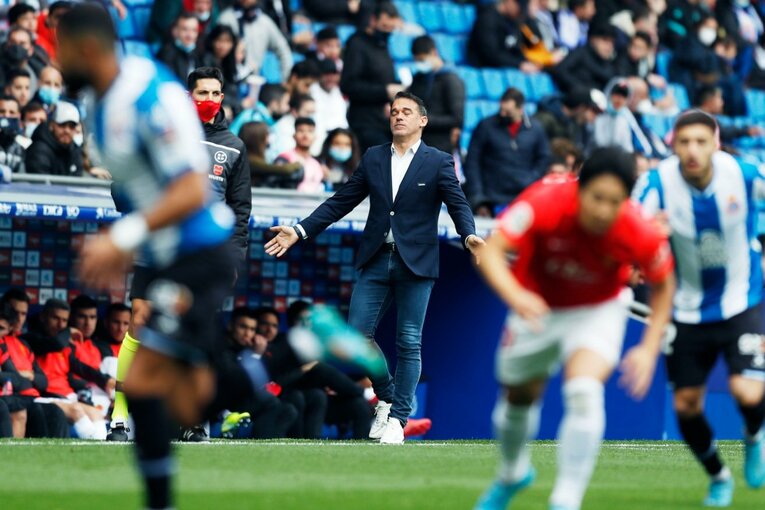 久保建英の祈りと必死さも実らず「先発落ち→6連敗で降格圏」に倒れ込み… 監督解任マジョルカの序列は変わるのか〈撮影者の視点〉(8)