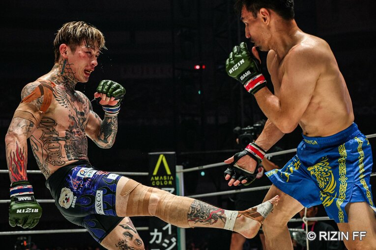 『超RIZIN.5』平本蓮vs.カルシャガ・ダウトベック　©RIZIN FF