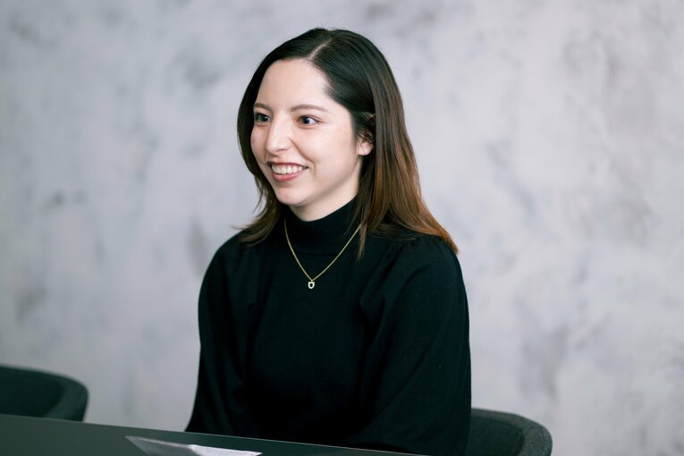 インタビューに答える國立さん　©Miki Fukano