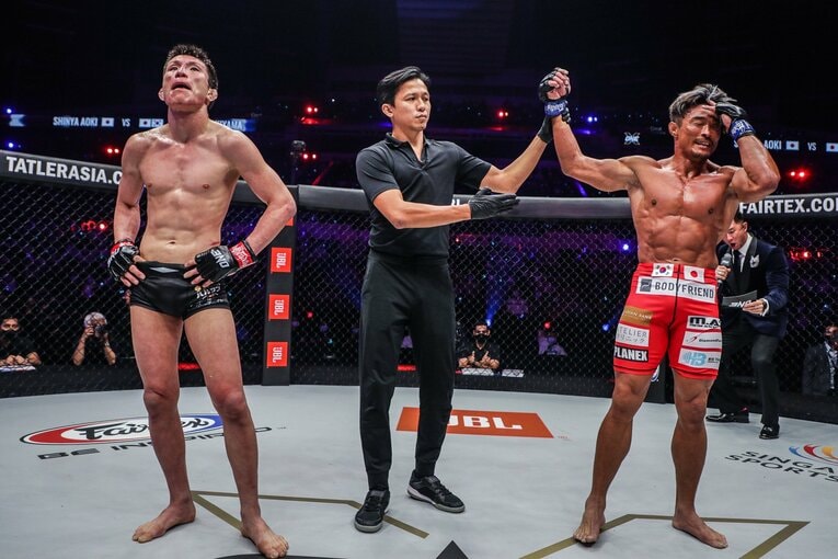 「那須川天心や武尊とは違うんですよ、僕は」青木真也が因縁の秋山成勲に大逆転KO負け…帰国して語った本音とこれから「50歳になっても」(16)