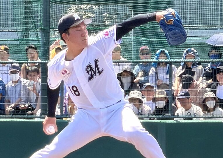 4月11日、初の実戦登板に挑んだ石垣　©JIJI PRESS