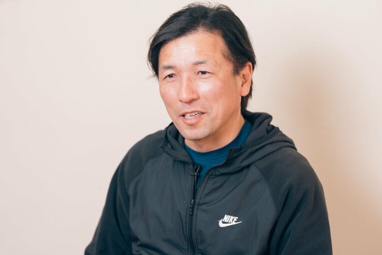 2009年から指揮を執る松田監督。中大時代は4年連続で箱根駅伝2区を走った ©️NIKE