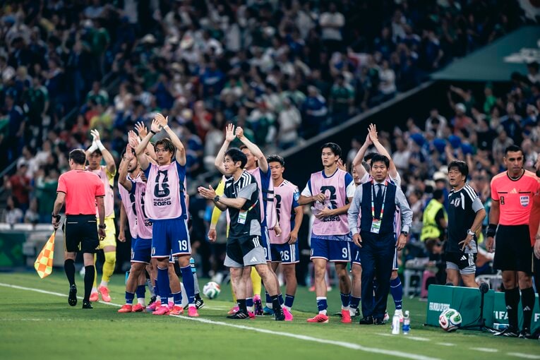 何度でも見たい…チュニジア戦、日本代表ゴールラッシュの連続写真を全部見る（画像は右に続きます）　©Kiichi Matsumoto/JMPA