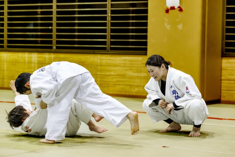 昨年から子供たちを指導する染宮さん（四街道警察・警和会）　©︎Kiichi Matsumoto