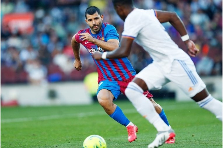 《メッシとロナウド不在の寂しさ》カメラマンが見たクラシコの新風景　17歳ガビや仲良しバルサ＆レアルサポ、殊勲ビニシウスへの“罵倒”(37)