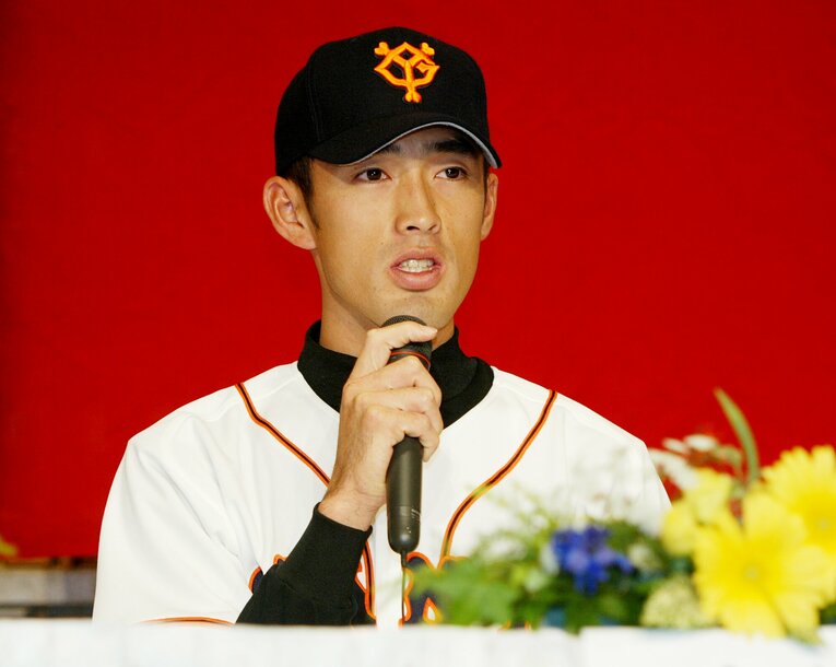 巨人の入団会見で　©JIJI PRESS