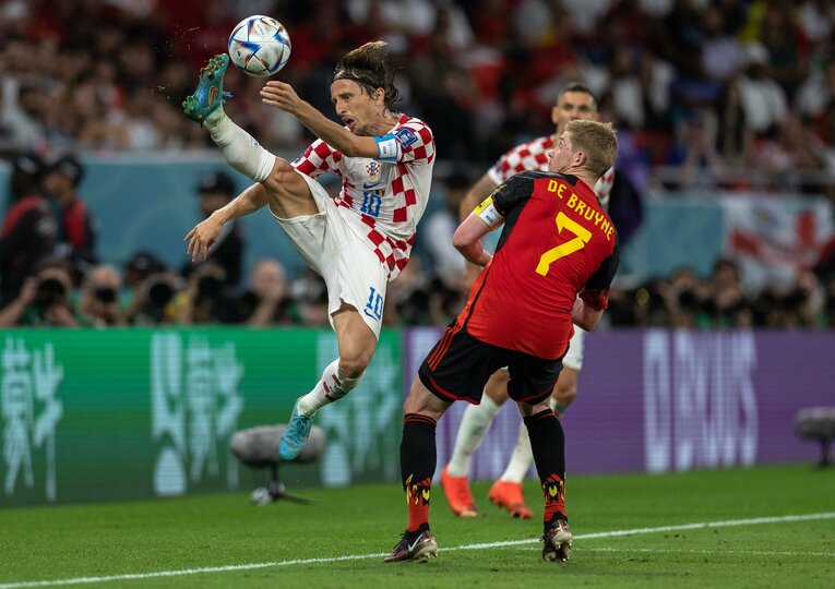 12月1日のクロアチア対ベルギー。キャプテン同士でマッチアップするルカ・モドリッチとケビン・デブライネ　©Getty Images