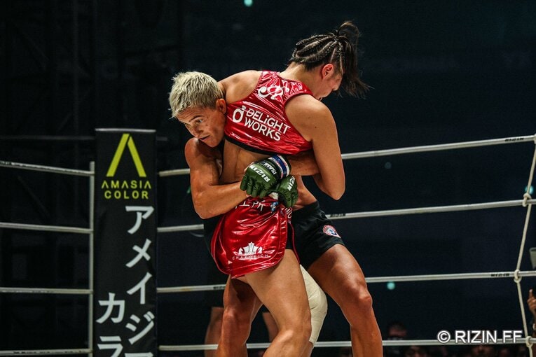 RENAvsクジュティナ　©RIZIN FF