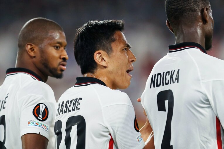 鎌田大地の号泣と“日の丸スパイク”に思い出す4年前の「カタールW杯には絶対出たいですよ」 長谷部誠とのEL優勝写真に“秘められた熱量”とは(28)