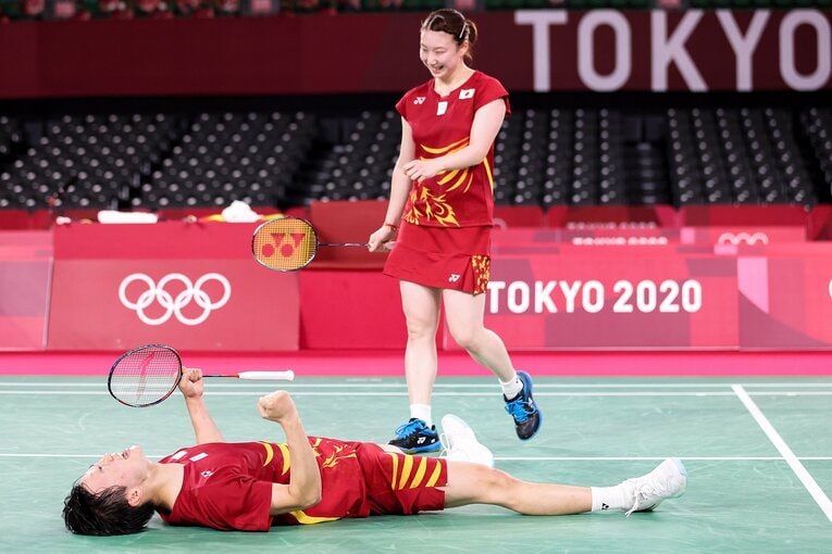 東京オリンピックで銅メダルを確定させた瞬間の「わたがしペア」　©Getty Images