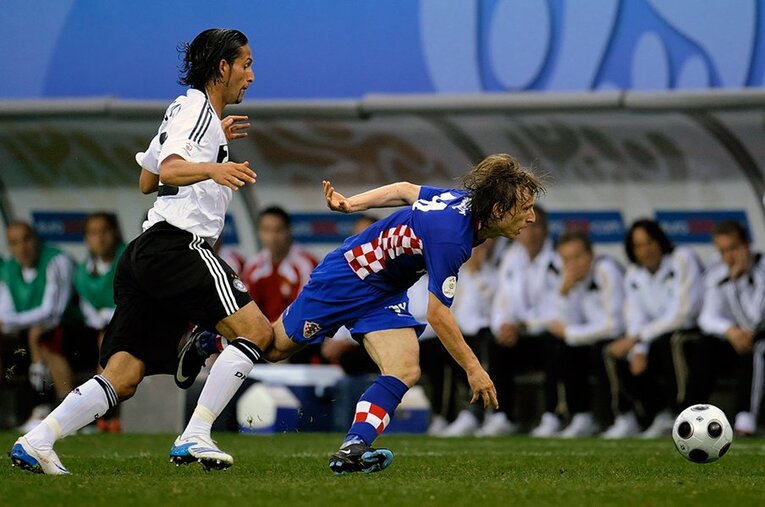 EURO2008、ドイツのクラニーとモドリッチのマッチアップ©Takuya Sugyama