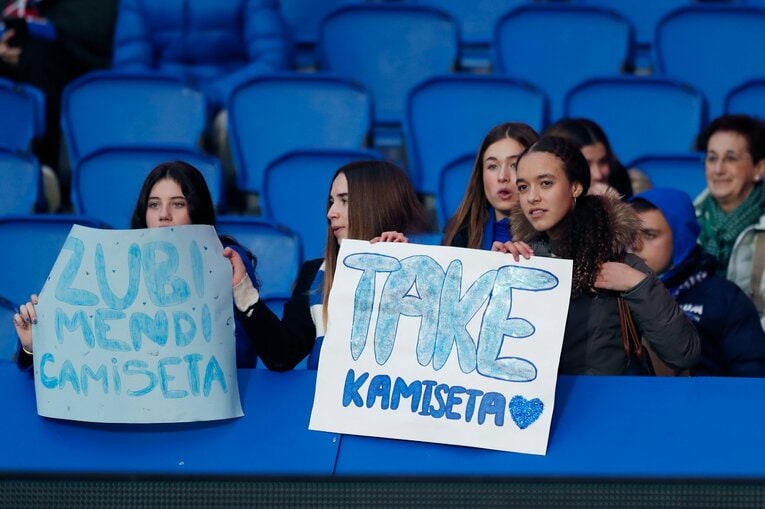 「TAKEユニの日本人ファンが増えた気が」久保建英MOMも“代えが利かない状態”を現地撮影…ソシエダは狂う歯車を直せるか(5)