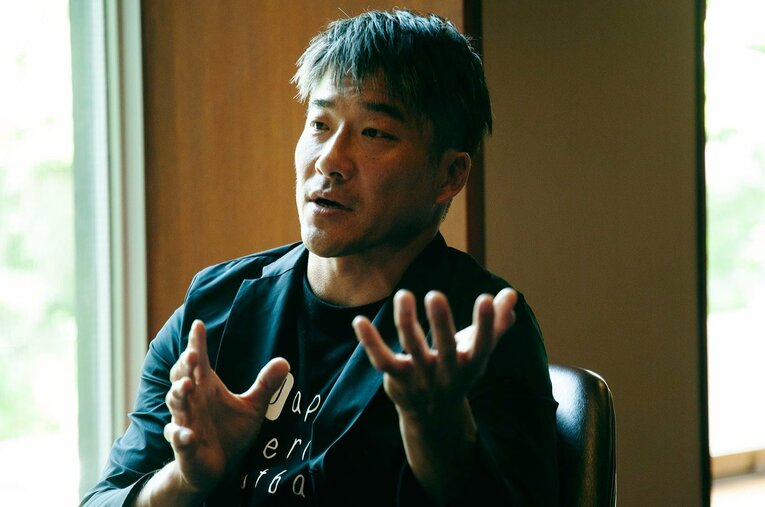 インタビューに答える木下さん　©Kanta Takeuchi