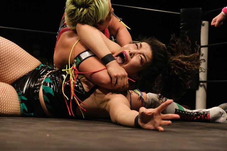 「圧倒される肉体美」を目指す新人女子プロレスラー…コンテストにも出場するZONESが語る“理想像”「実は体重が10kg減ったんです」(79)