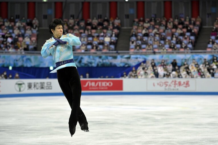 国別対抗戦フリーの羽生の演技。エキシビション用の練習では、クワッドアクセルに挑む姿も