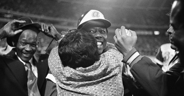 『MLB史上最強右打者』！アトランタブレーブス ハンク.アーロン・直筆サイン色紙 2025年最新】Yahoo!オークション -ハンク・アーロンの中古品