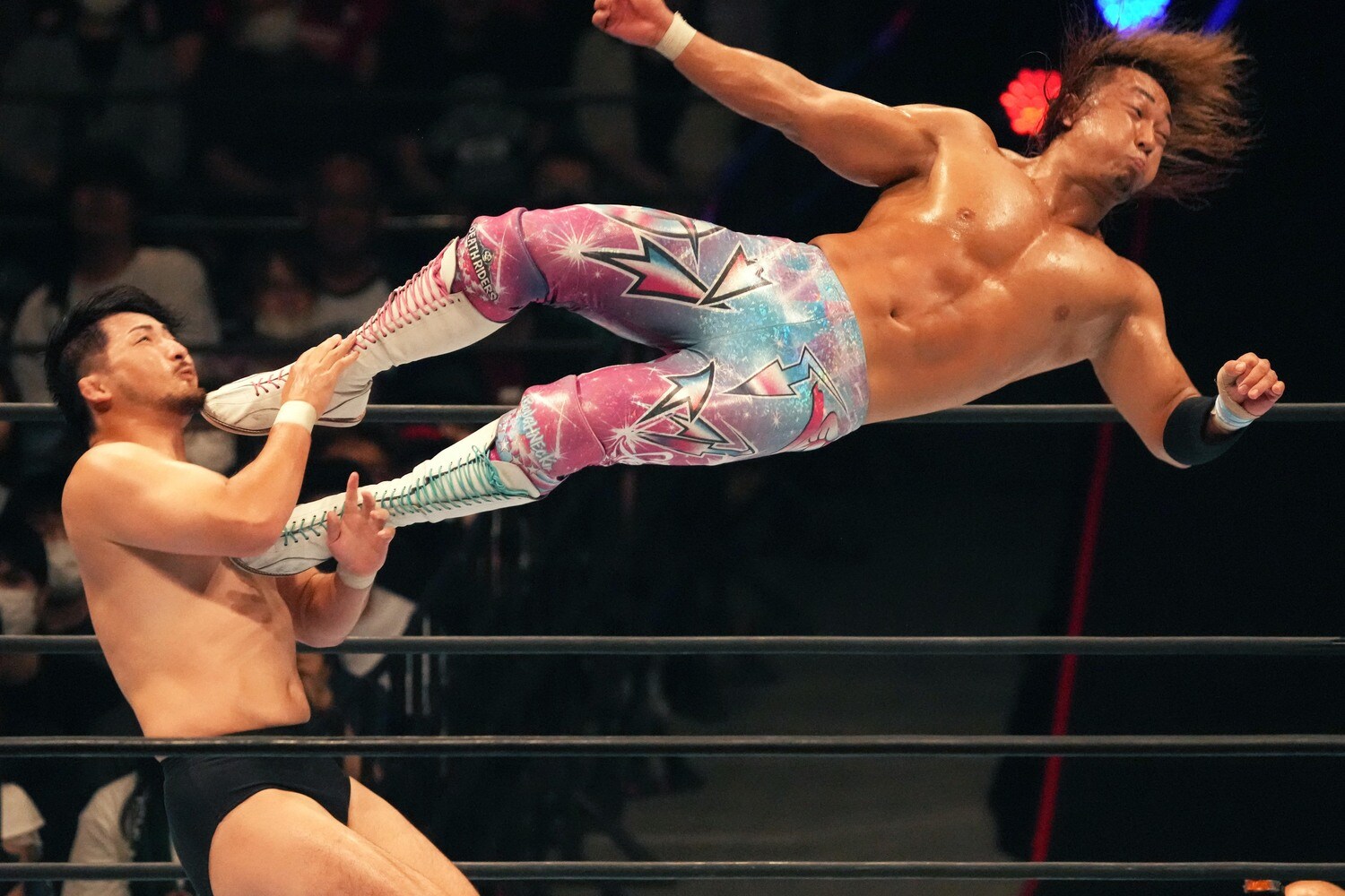 海野翔太の打点の高いドロップキック