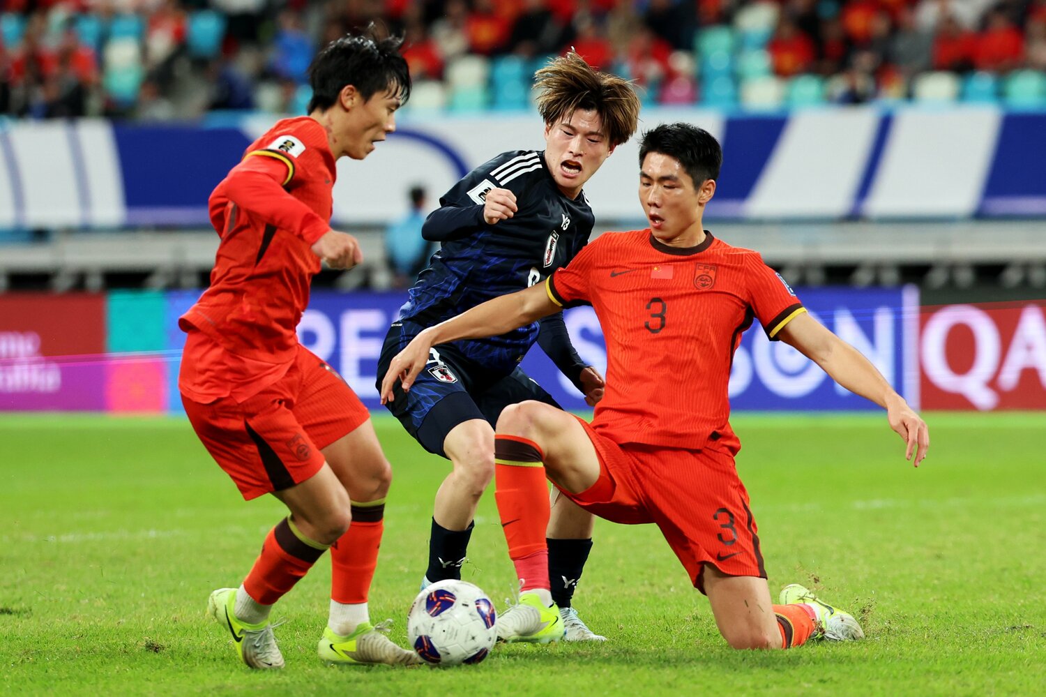 途中出場の古橋。見せ場を作るには至らなかった　©Getty Images