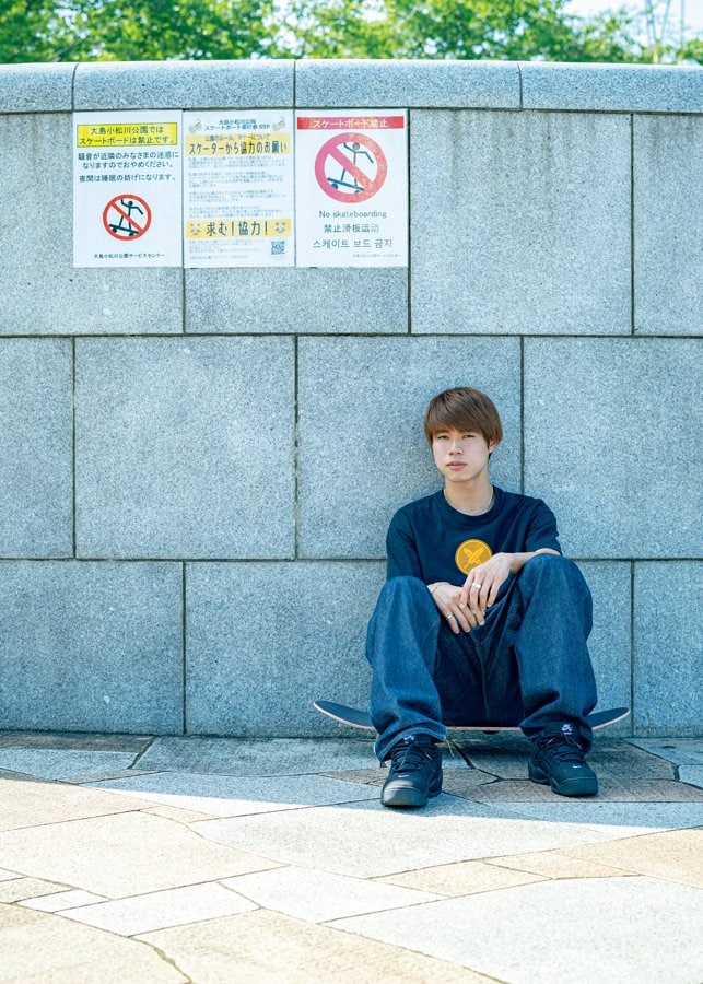 堀米雄斗／1999年1月7日生、東京都出身。父の影響で6歳からスケートボードを始め、幼少期から大会で優勝を重ねた。'17年に拠点を米国ロサンゼルスに。'21年に世界選手権で初優勝し、同年の東京五輪では初代金メダリスト。三井住友DSアセットマネジメントに所属。170cm  ©Takuya Sugiyama