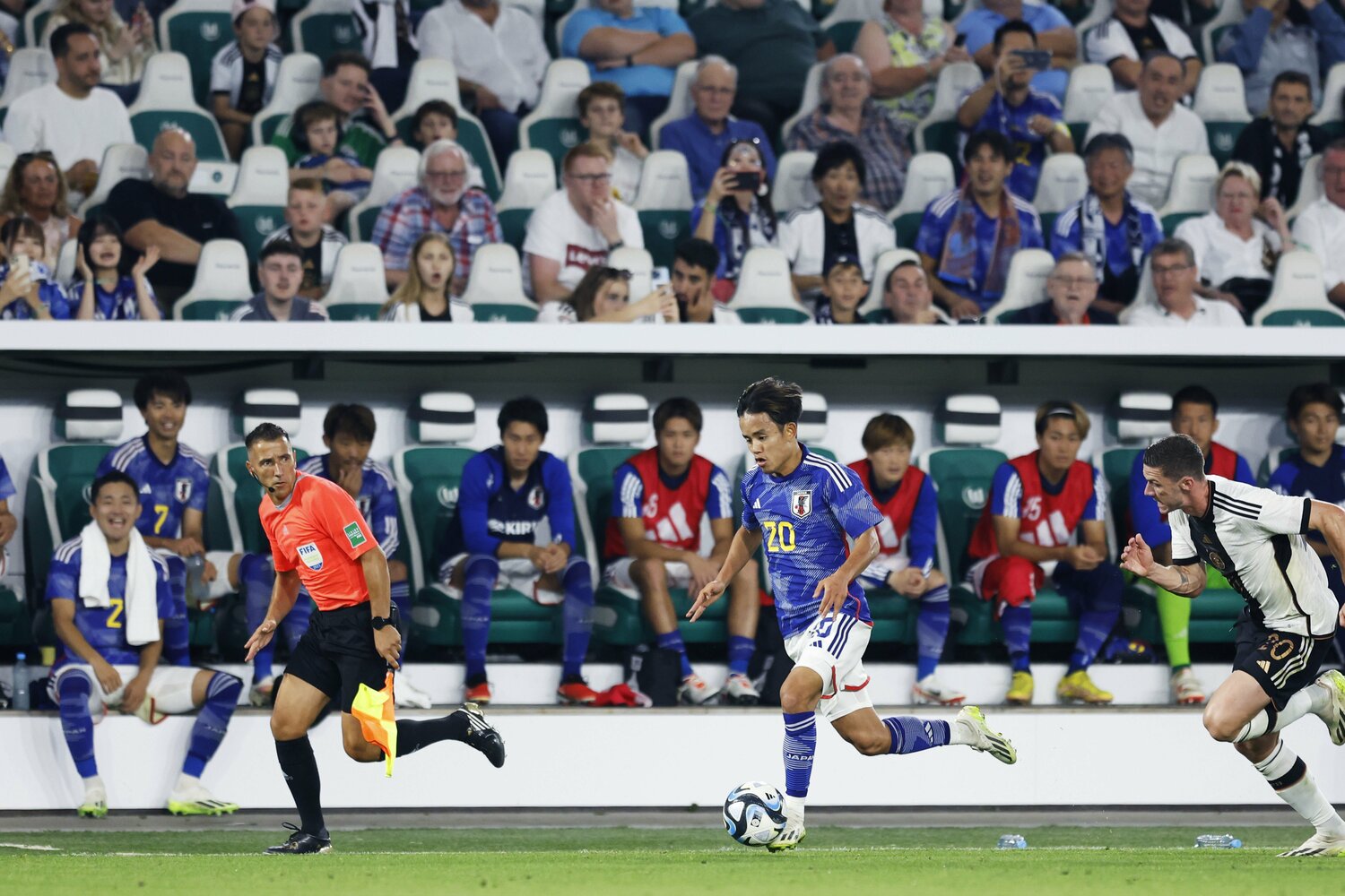 日本vsドイツ、3点目の直前に久保が抜け出た瞬間