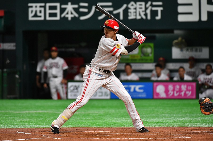 激しい首位打者争いの意外な盲点。打率を上げるには打数を減らせ？＜Number Web＞ photograph by Hideki Sugiyama