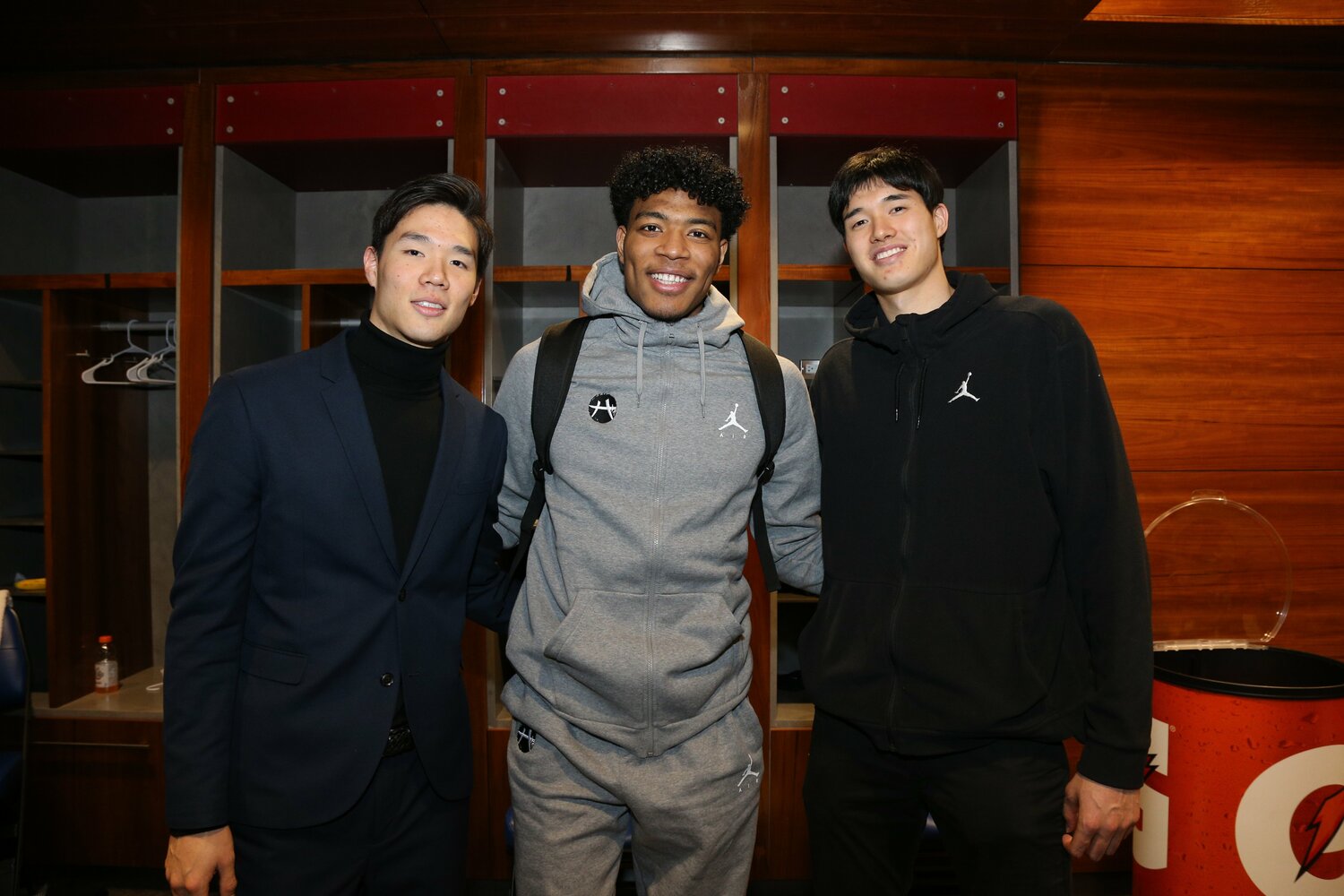 NBA入りを目指す馬場雄大（左）と八村塁、渡邊雄太の3ショット　©NBA/Getty Images